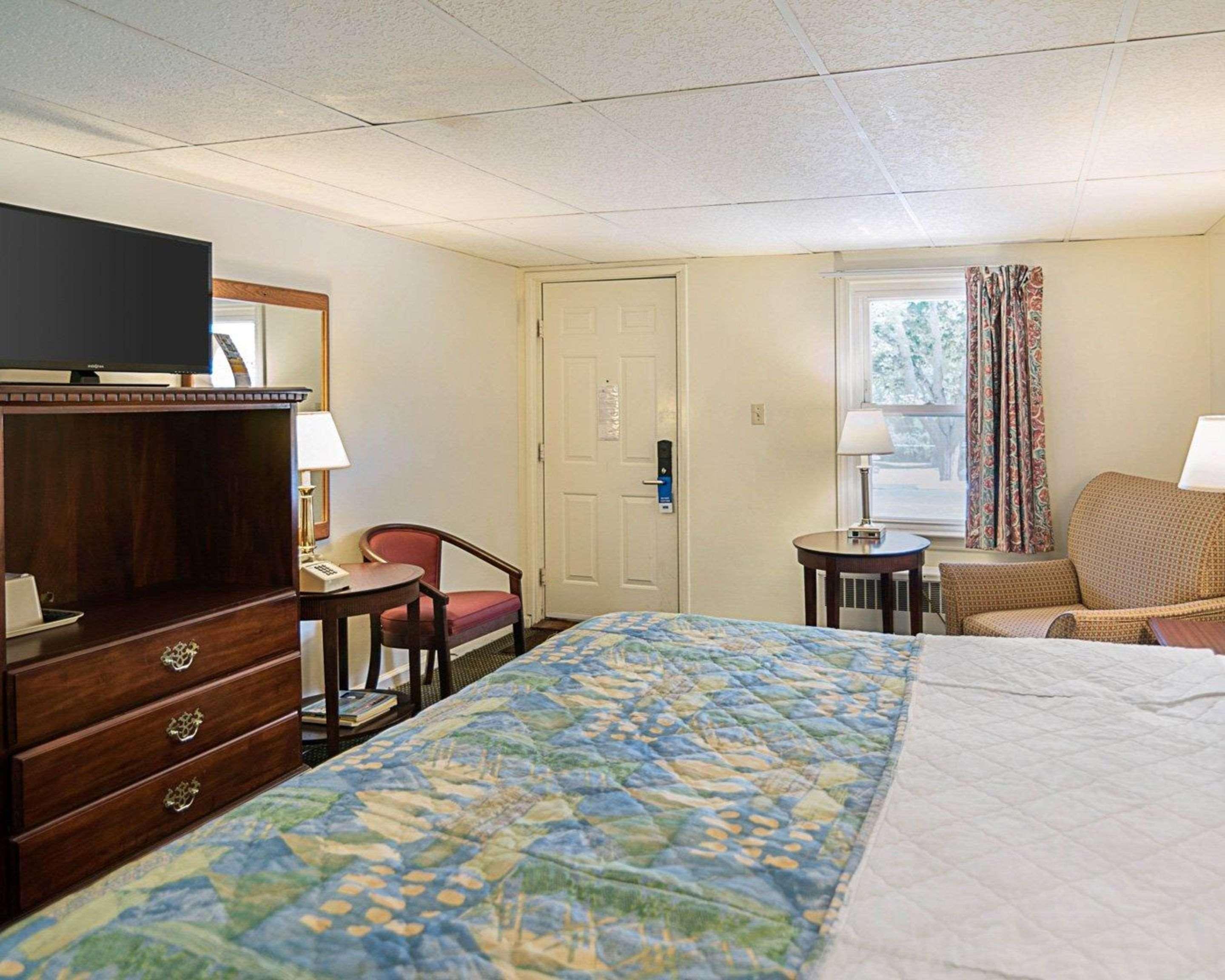 Rodeway Inn Westminster Экстерьер фото