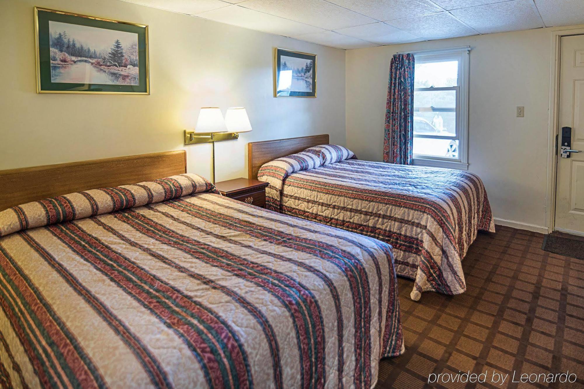 Rodeway Inn Westminster Экстерьер фото