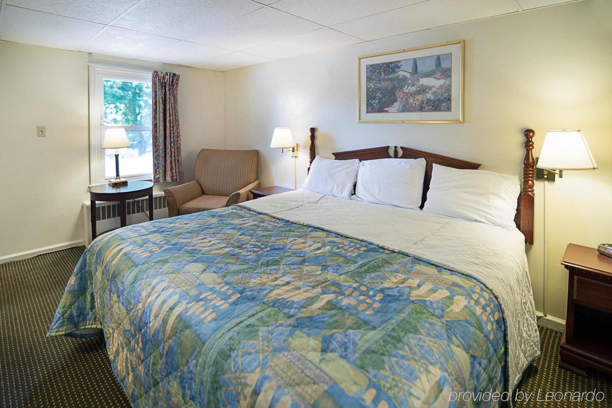 Rodeway Inn Westminster Экстерьер фото