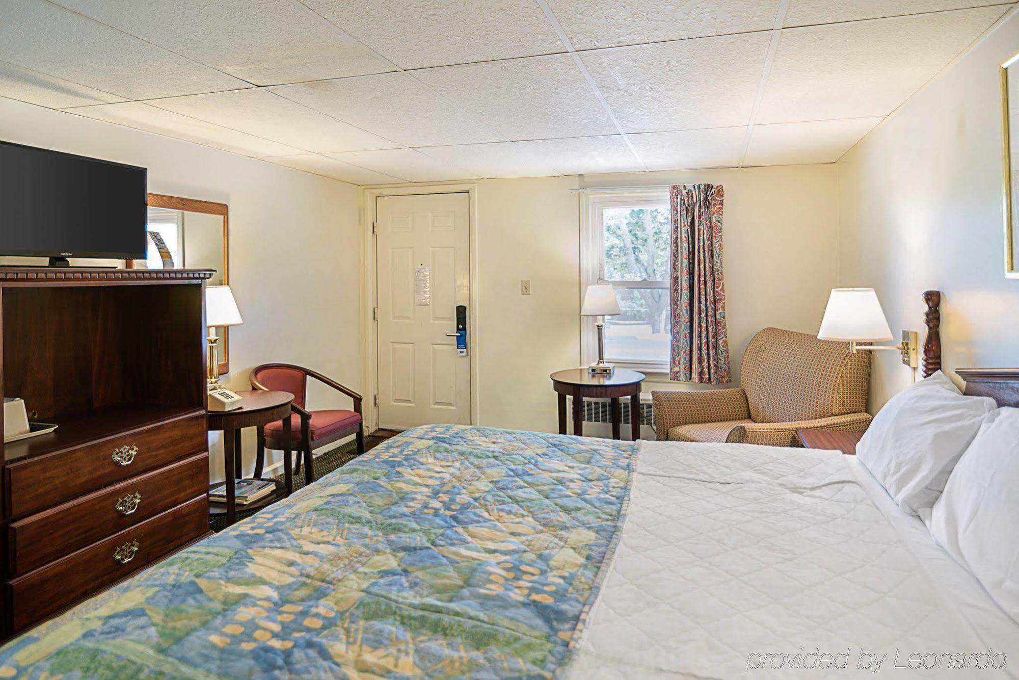 Rodeway Inn Westminster Экстерьер фото